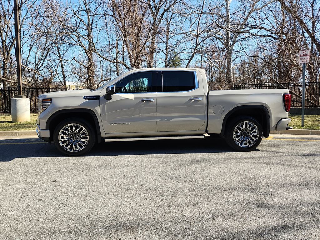 Used 2026 GMC Sierra 1500 Denali Ultimate image 2