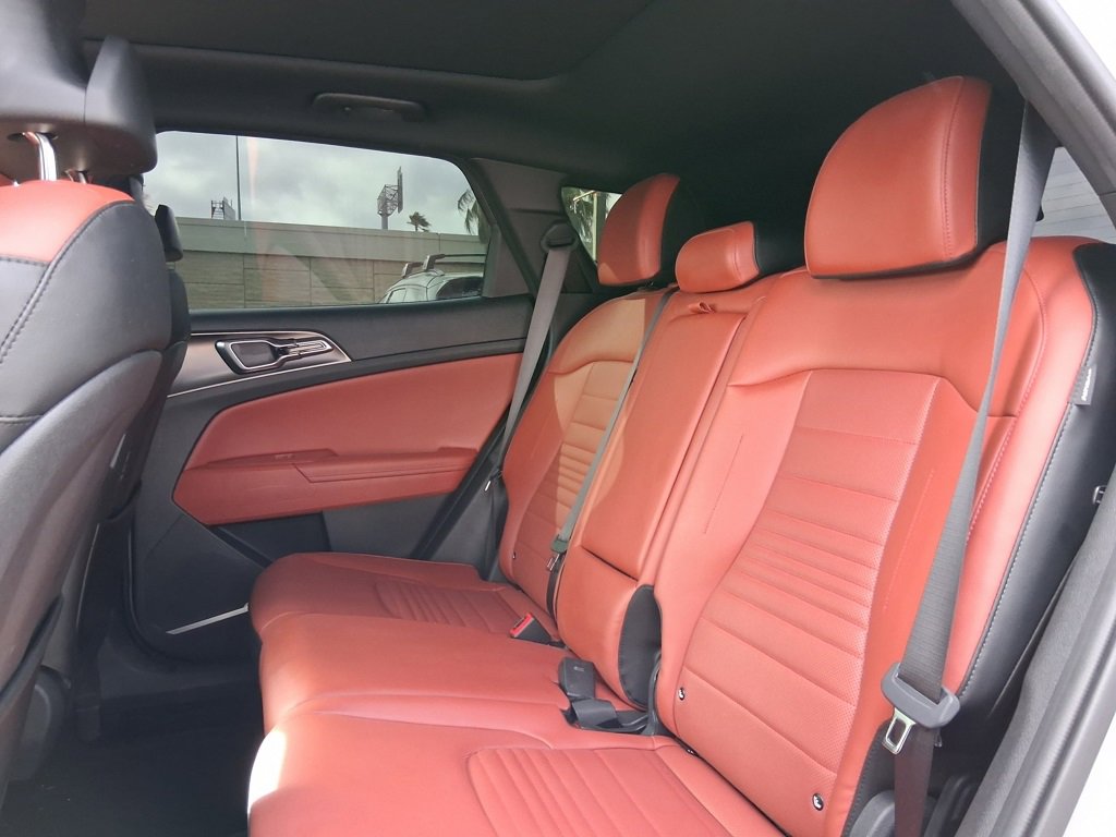 Used 2026 Kia Sportage SX image 15