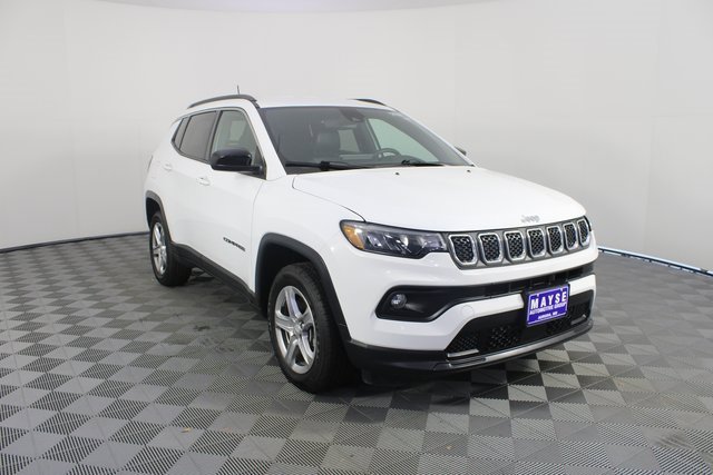Used 2024 Jeep Compass Latitude image 24