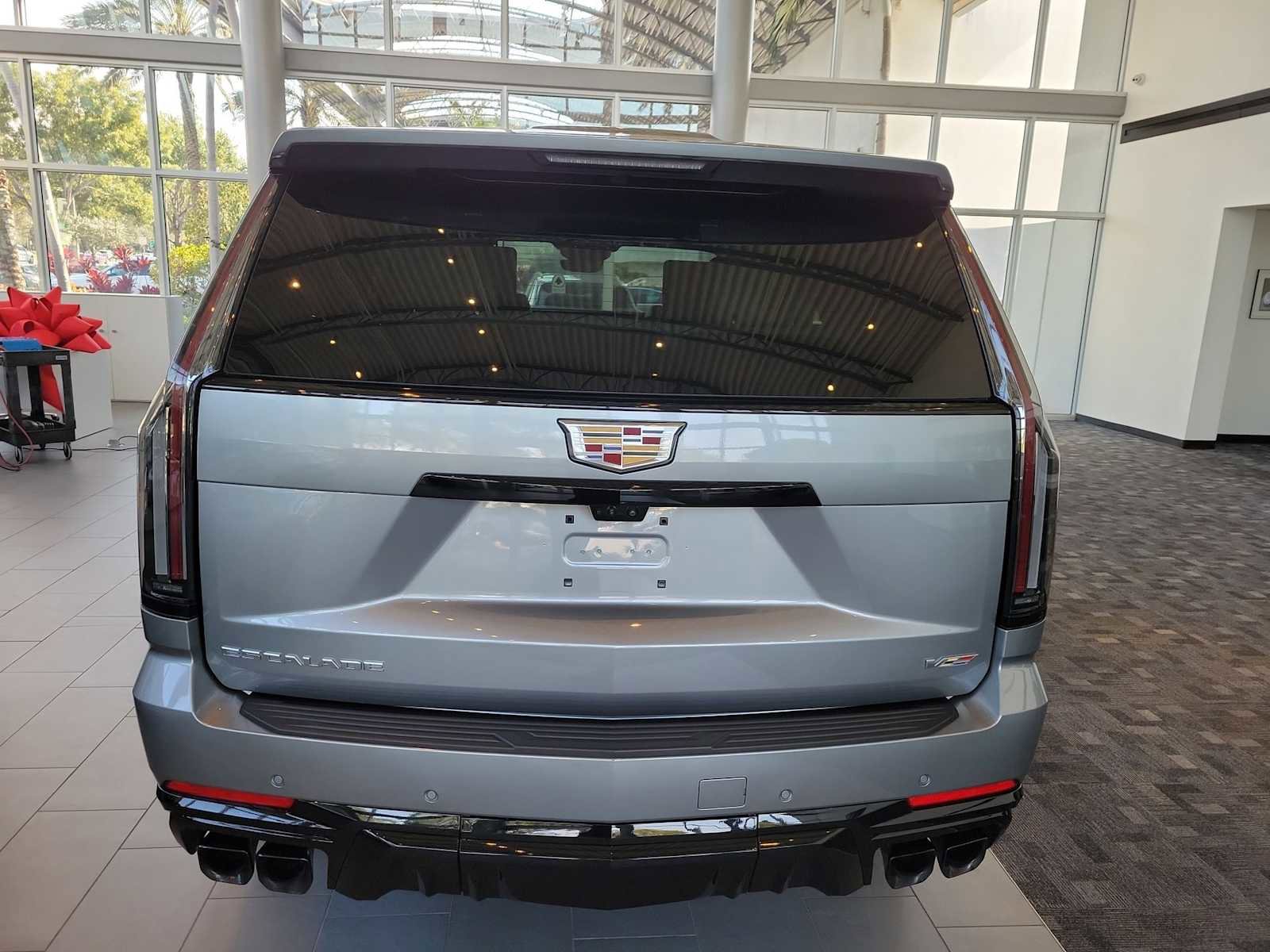 Used 2025 Cadillac Escalade V AWD/4WD image 5