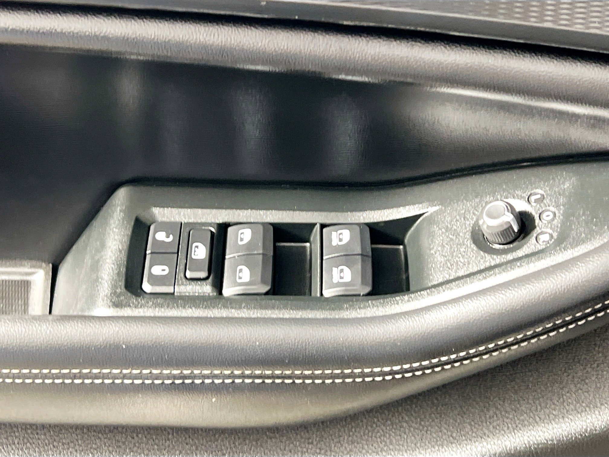 Used 2024 Jeep Grand Cherokee Laredo w/ Trailer Tow Package image 16