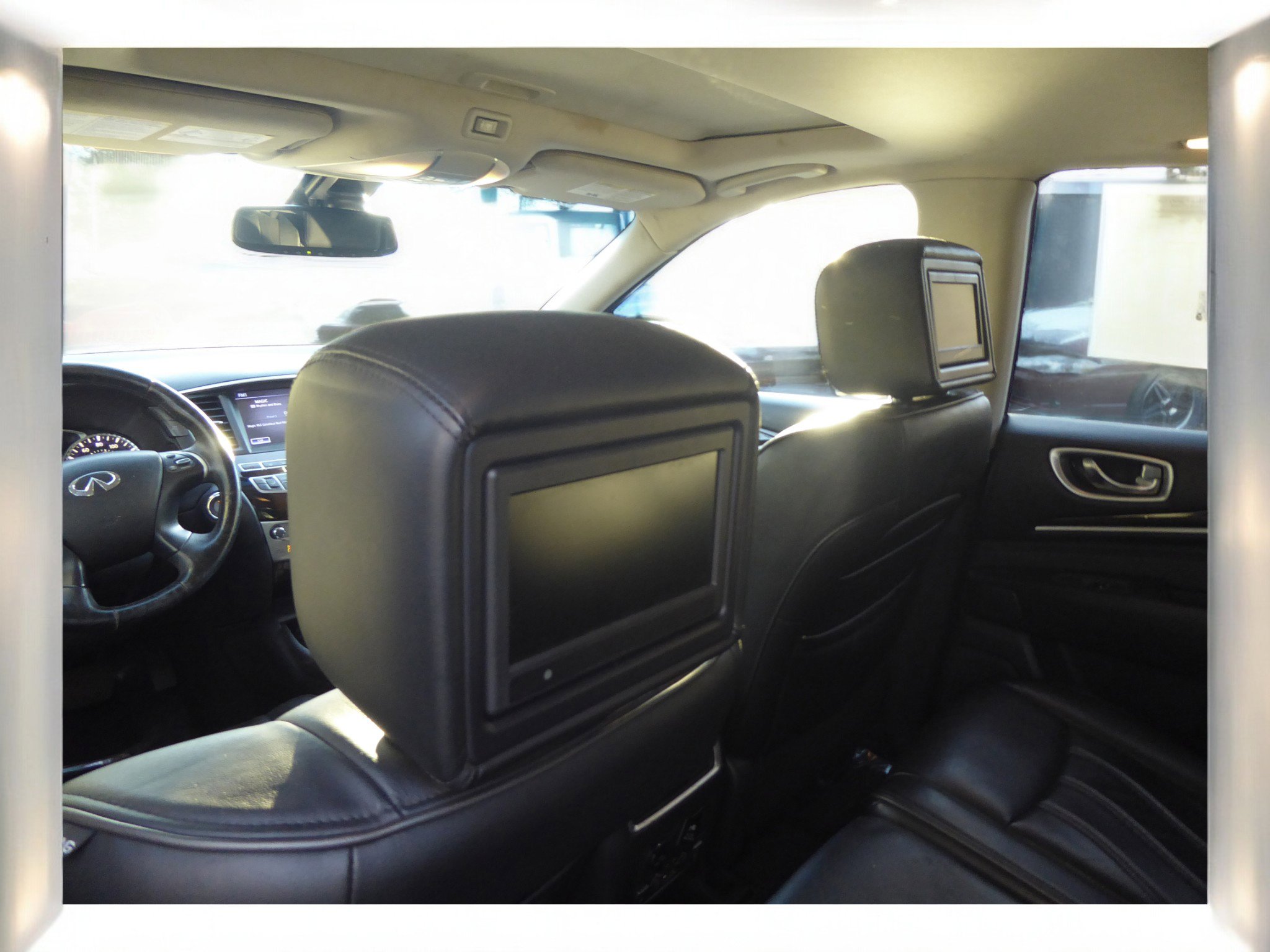 Used 2015 INFINITI QX60 AWD w/ Deluxe Touring Package image 13