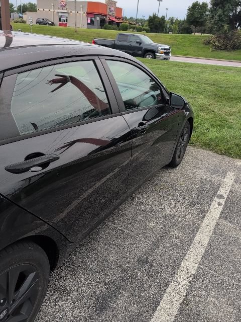 Used 2022 Hyundai Elantra SEL w/ Cargo Package FWD image 7