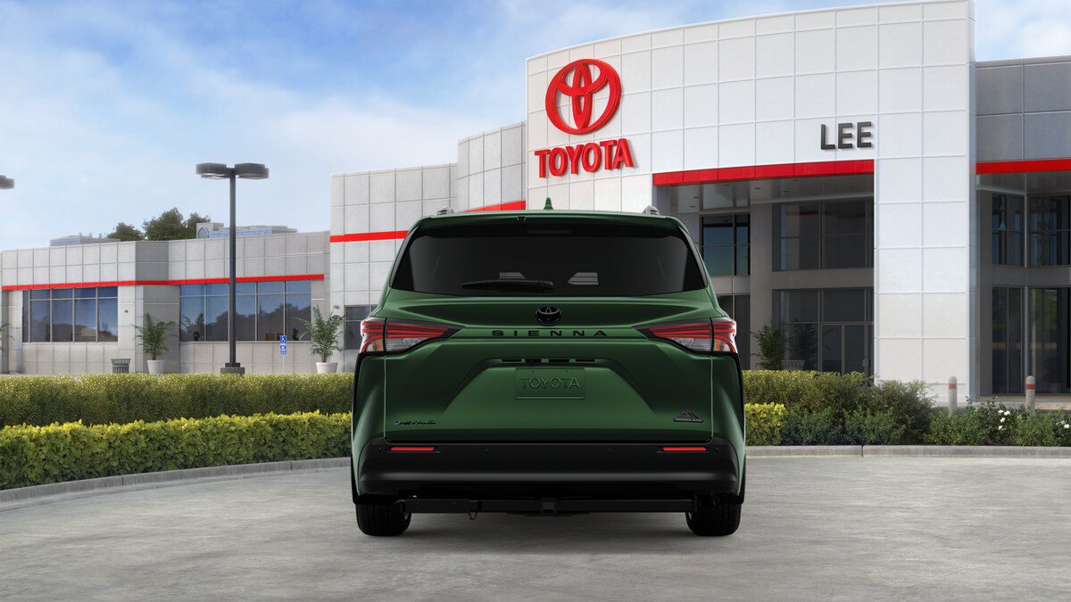 New 2026 Toyota Sienna XLE Woodland Edition AWD/4WD image 8
