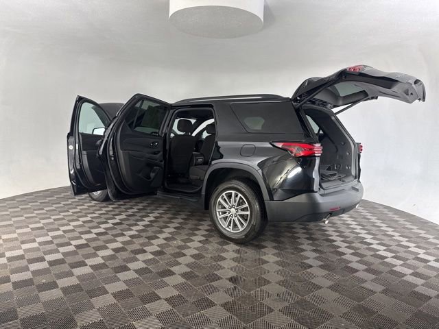Used 2023 Chevrolet Traverse LT image 16