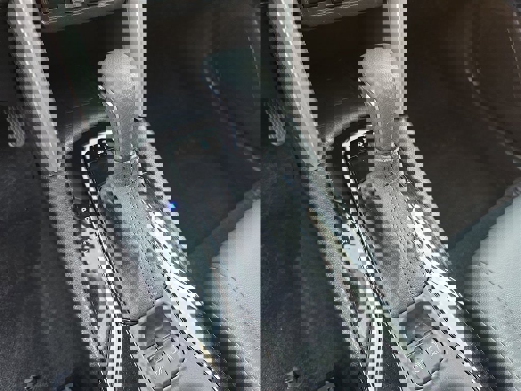 Used 2023 Toyota Corolla Cross XLE w/ Convenience Package image 21