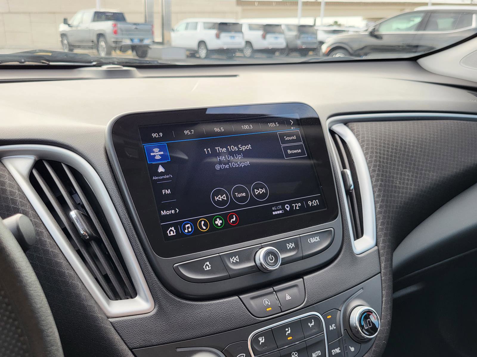 Used 2024 Chevrolet Malibu LT image 25