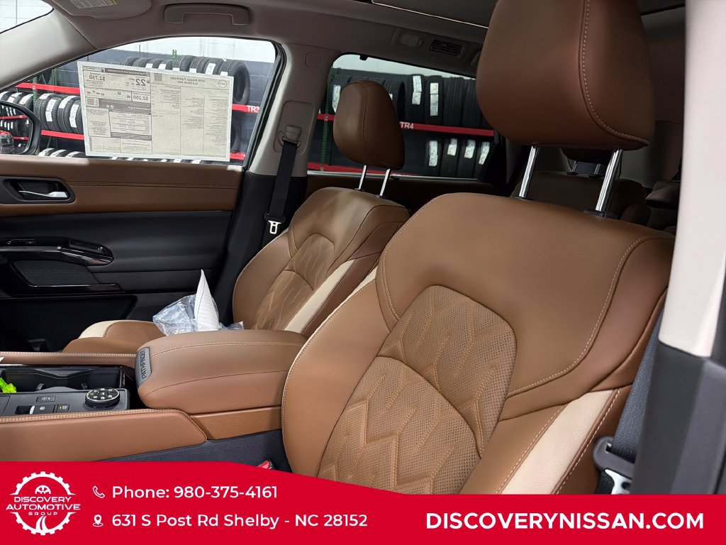 New 2026 Nissan Pathfinder Platinum w/ Accent Package AWD/4WD image 14