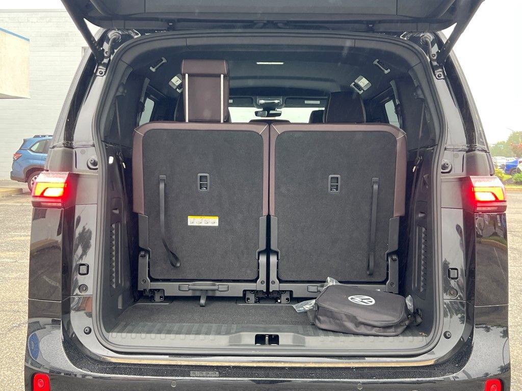 New 2025 Volkswagen ID. Buzz Pro S RWD image 13