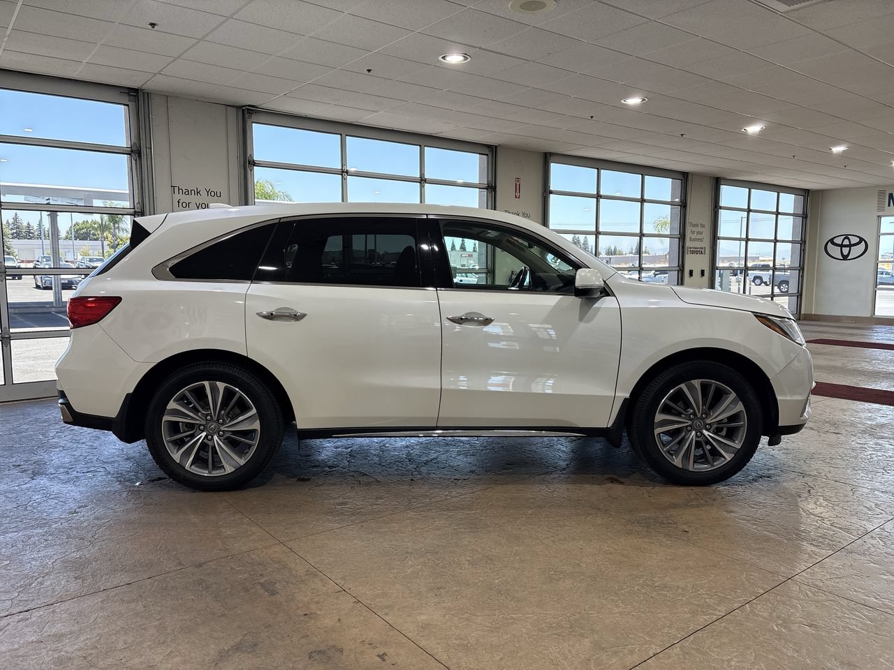 Used 2018 Acura MDX FWD w/ Technology Package image 3