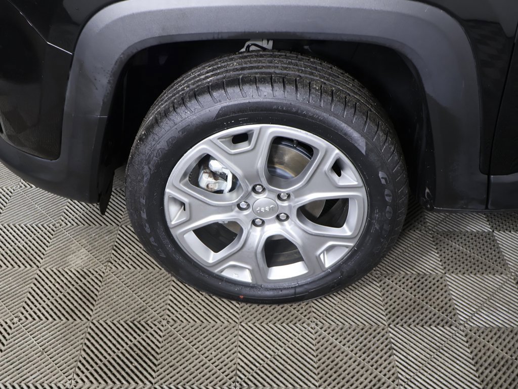 Used 2022 Jeep Renegade Limited image 17