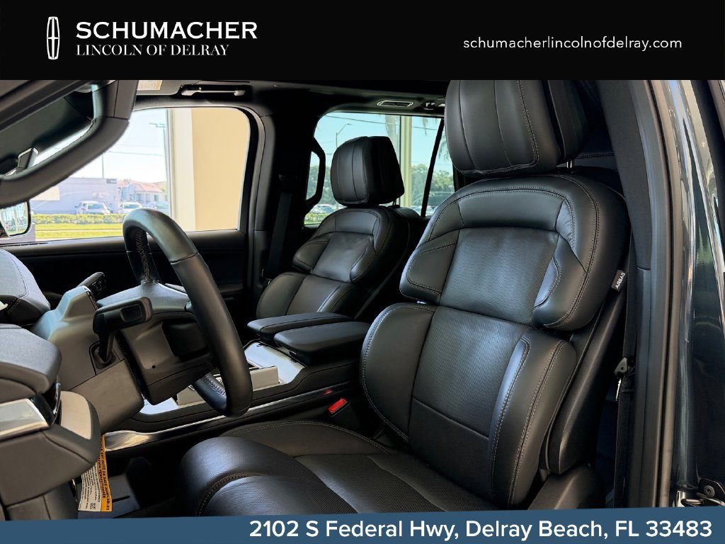New 2026 Lincoln Navigator Reserve w/ Jet Appearance Package AWD/4WD image 9