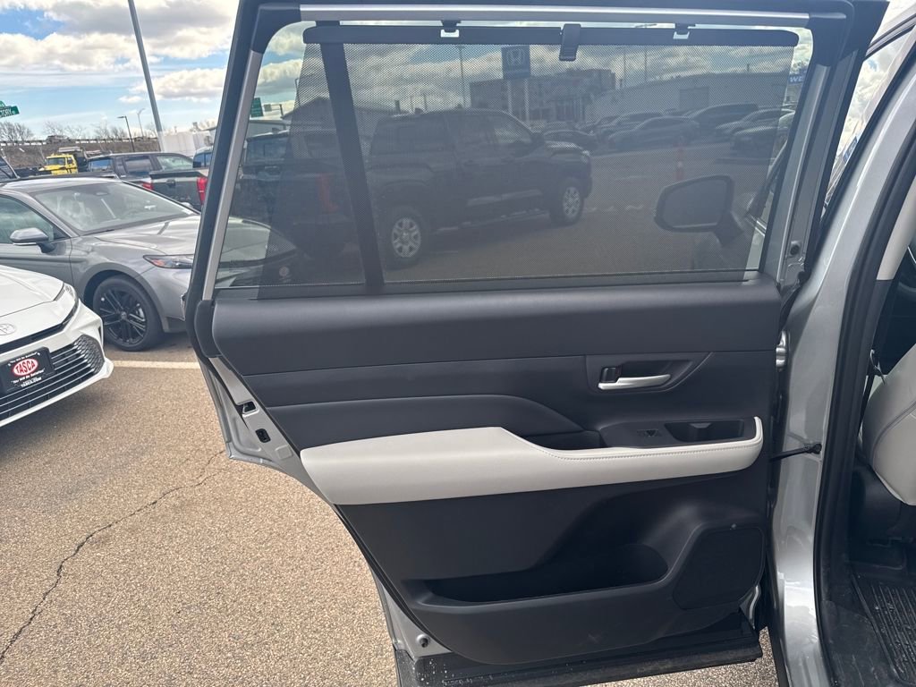 Used 2026 Toyota Grand Highlander XLE image 40