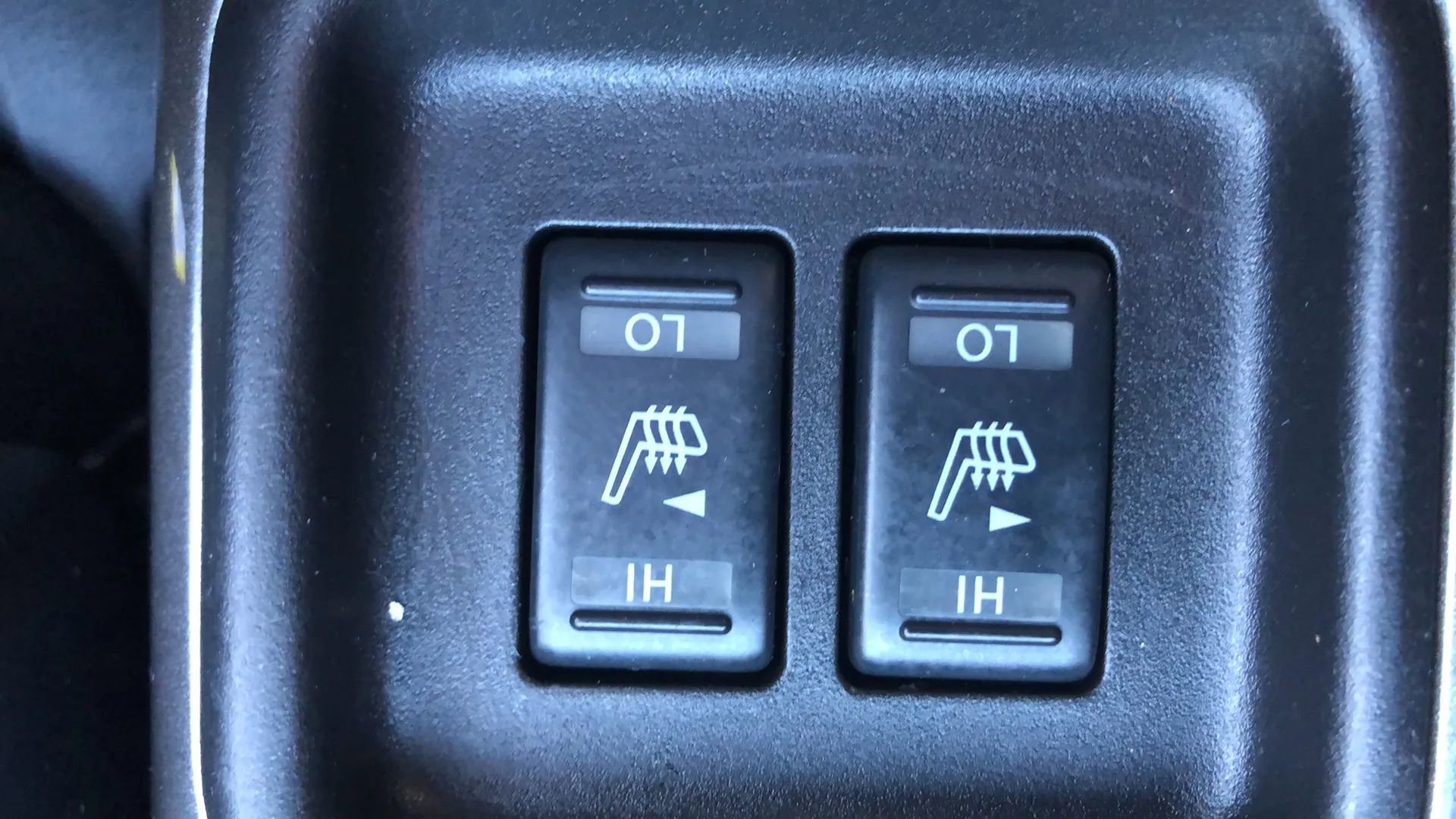 Used 2011 Nissan Juke SL image 28