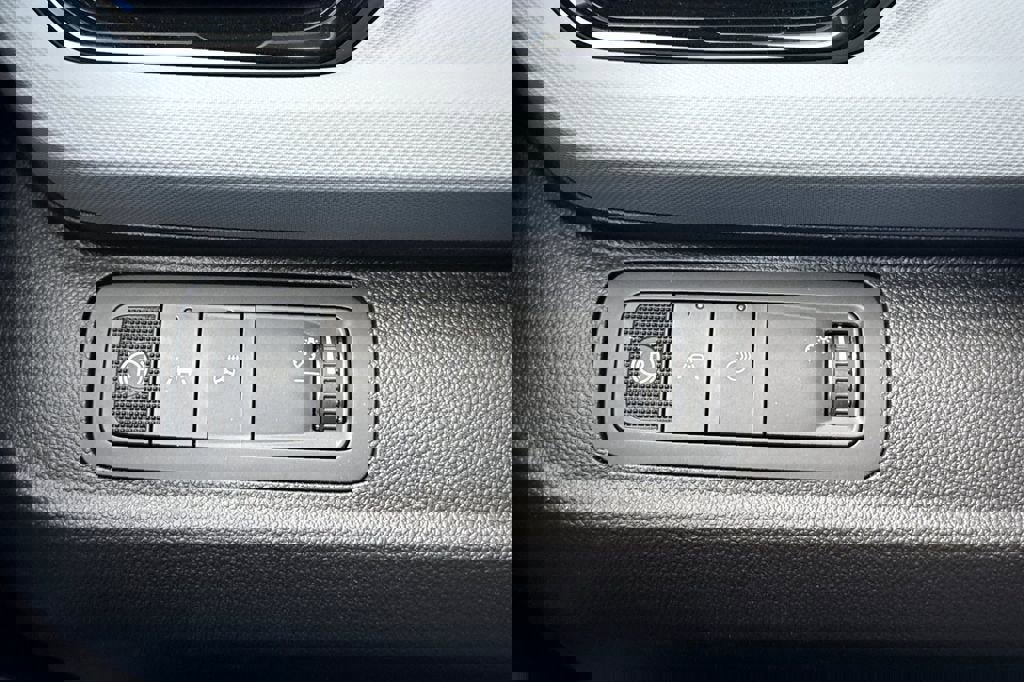 New 2027 Chevrolet Bolt LT w/ Comfort Package image 27