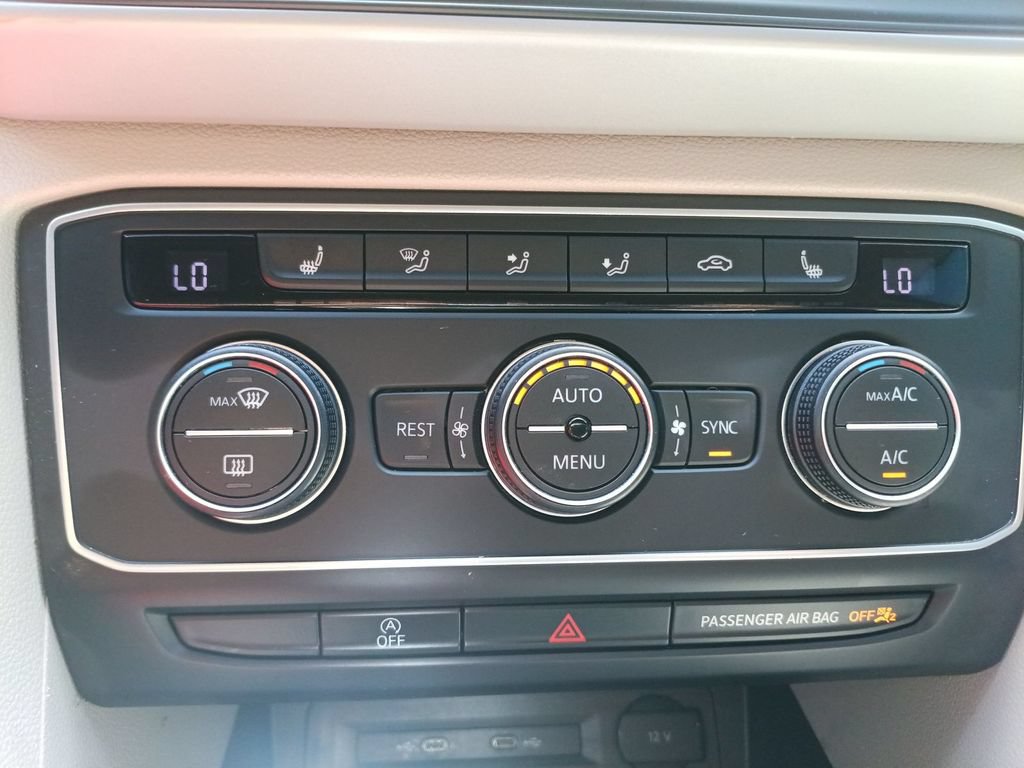 Used 2021 Volkswagen Atlas SE w/ Towing Package AWD/4WD image 25