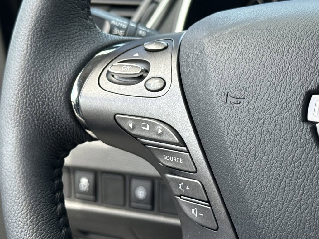 Certified 2024 Nissan Murano SV image 35