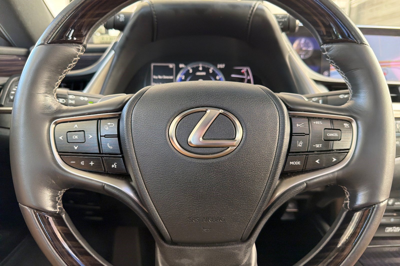 Used 2019 Lexus ES 350 Ultra Luxury w/ Accessory Package 2 FWD image 30