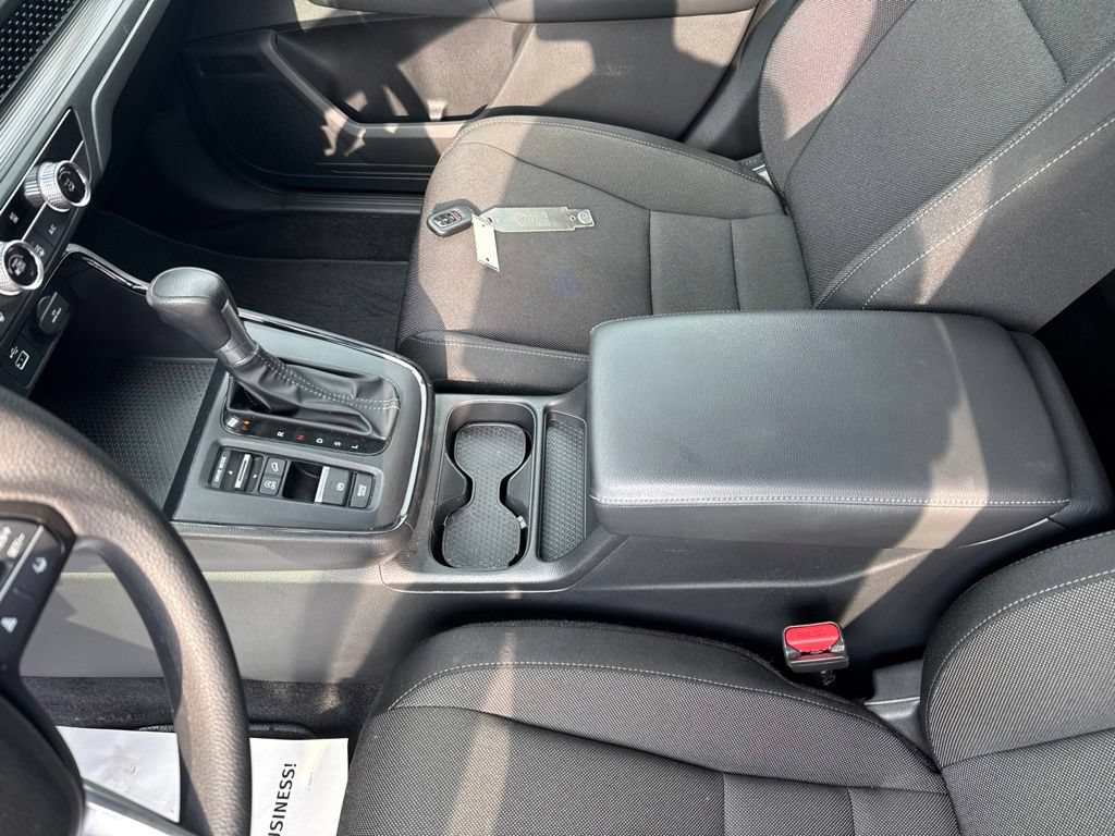 Used 2025 Honda CR-V LX image 27