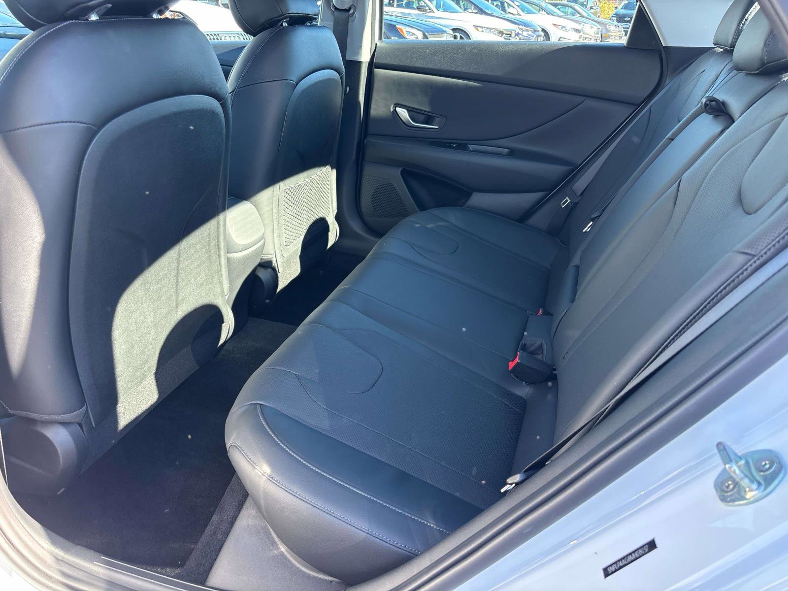 Used 2021 Hyundai Elantra Limited FWD image 9