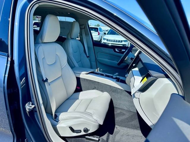 New 2026 Volvo XC60 B5 Ultra w/ Climate Package image 18