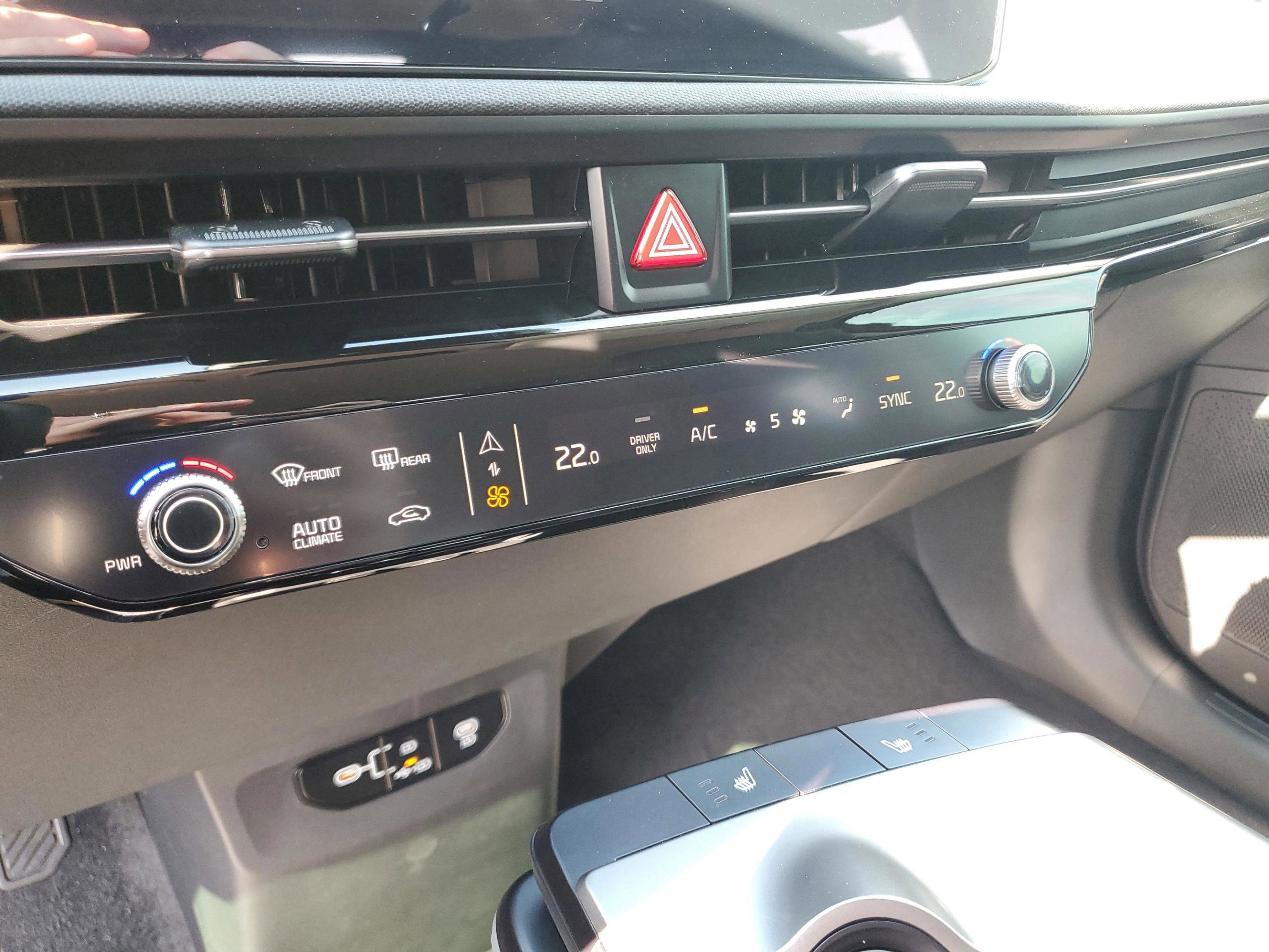 New 2025 Kia EV6 Light w/ Light LR Technology Package image 9