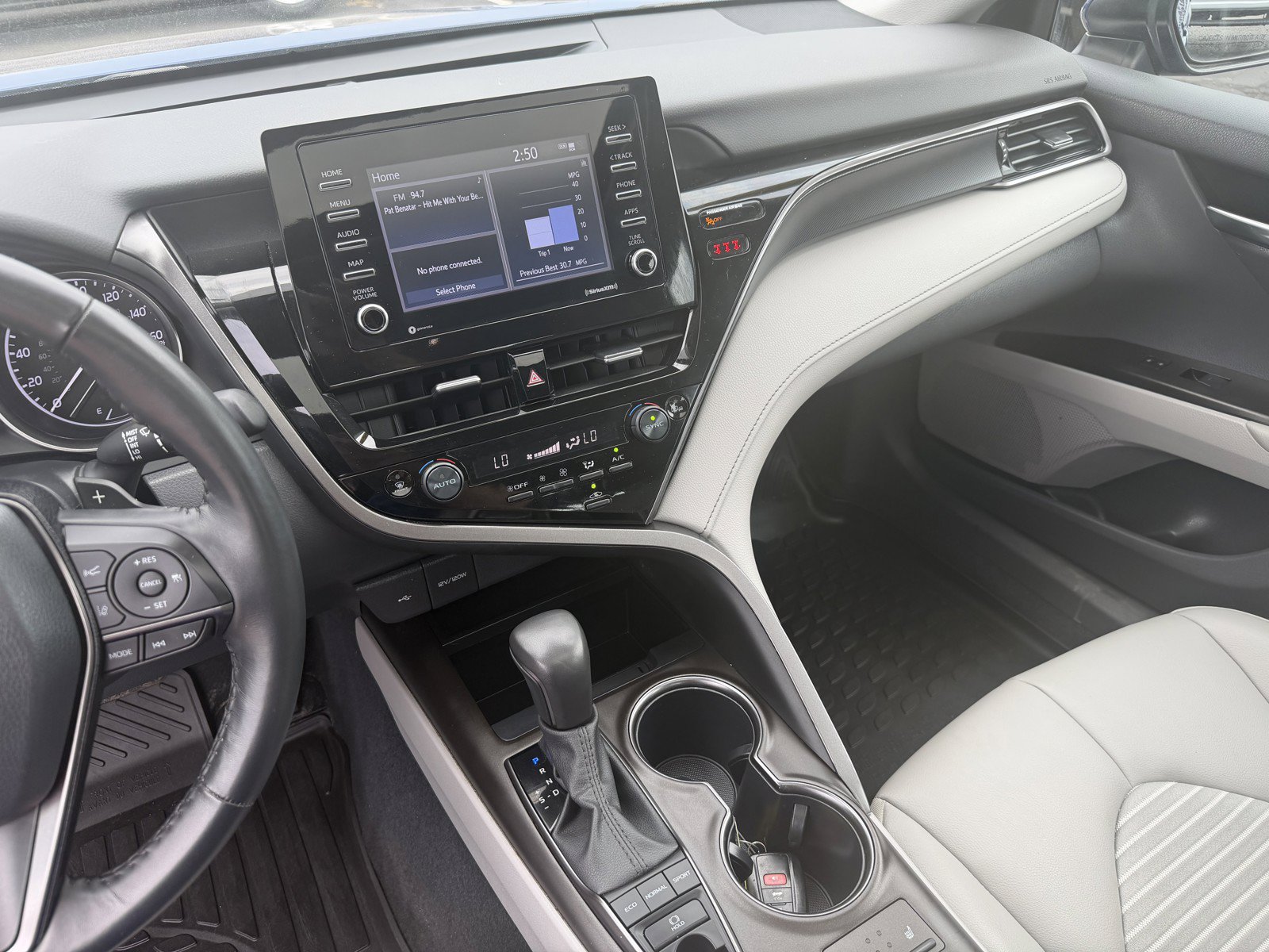 Used 2024 Toyota Camry SE w/ Cold Weather Package AWD/4WD image 10