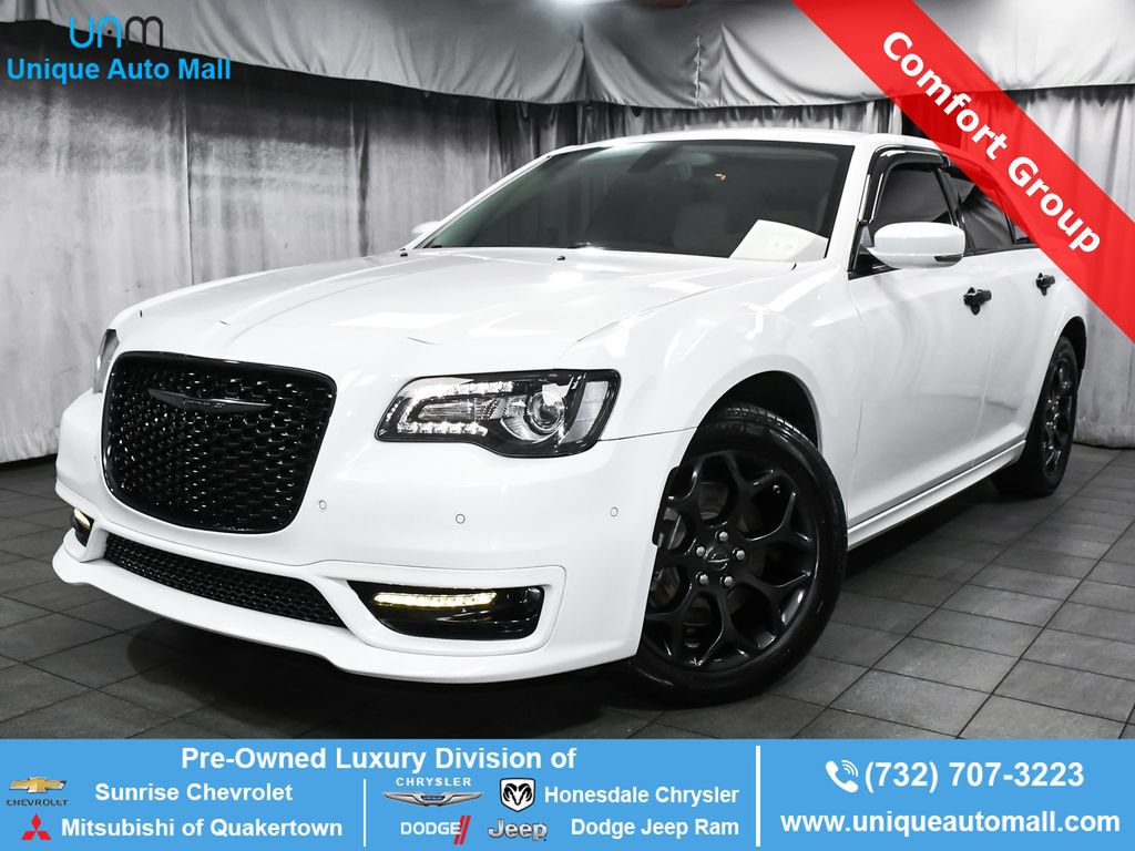 Used 2023 Chrysler 300 Touring L w/ Comfort Group AWD/4WD image 1