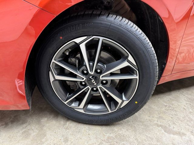 Used 2023 Kia Forte LXS image 28