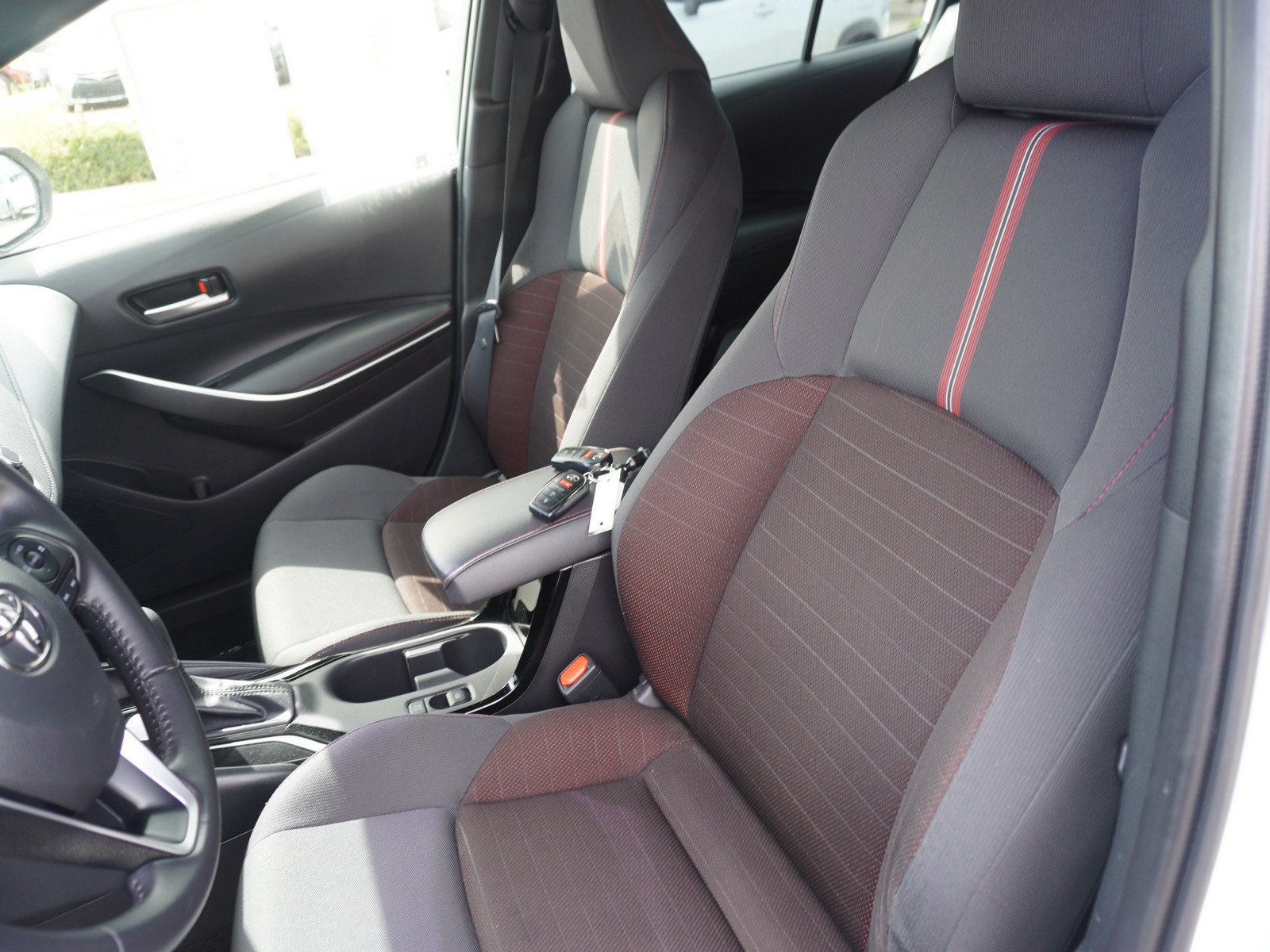 Used 2023 Toyota Corolla SE w/ SE Package FWD image 21