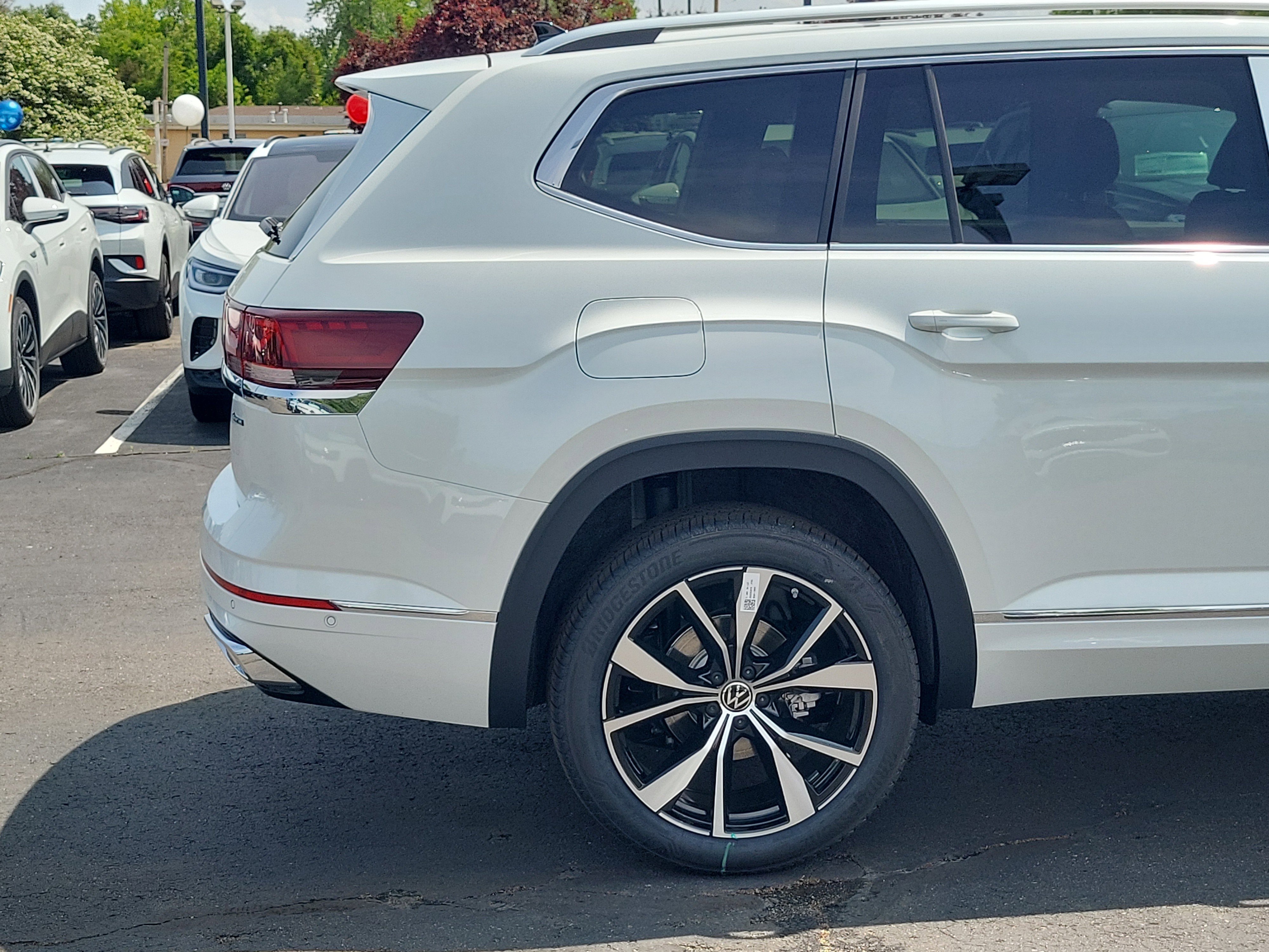 New 2025 Volkswagen Atlas SEL Premium R-Line image 6