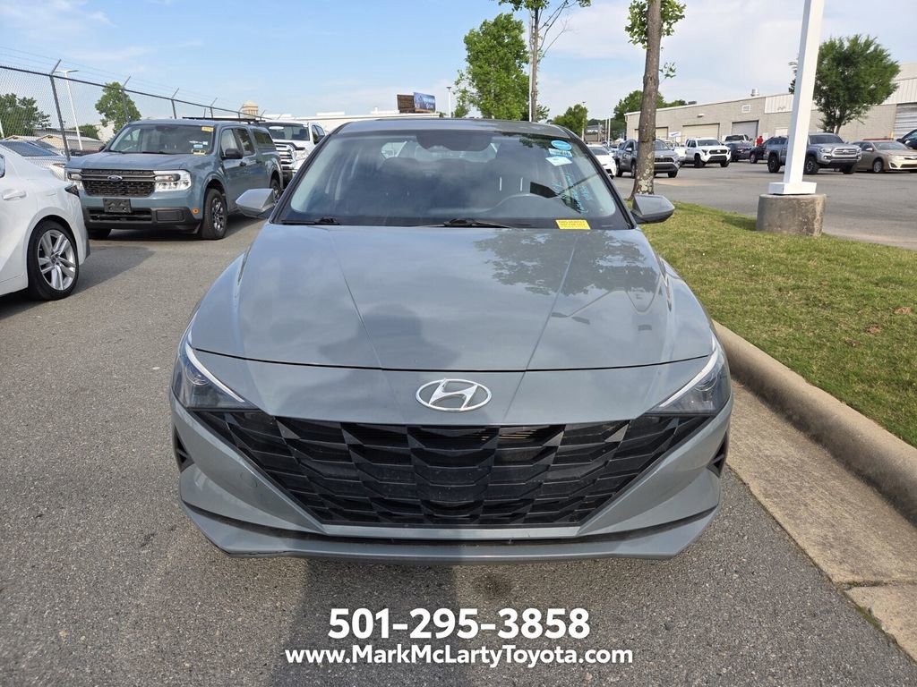 Used 2023 Hyundai Elantra SEL FWD image 2