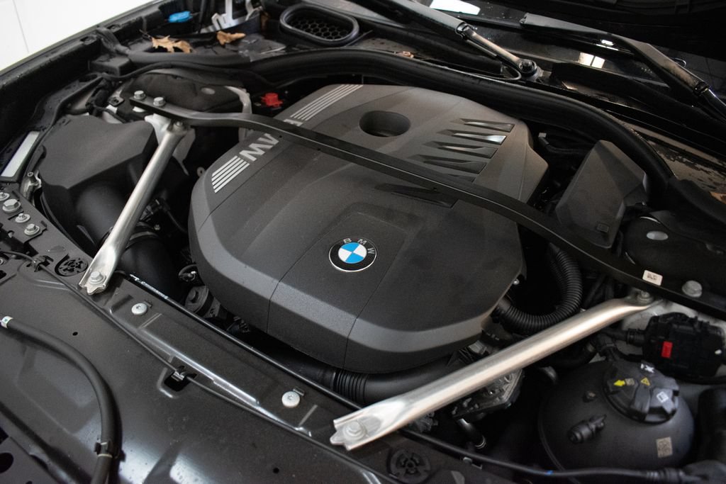 Certified 2026 BMW 740i xDrive AWD/4WD image 10