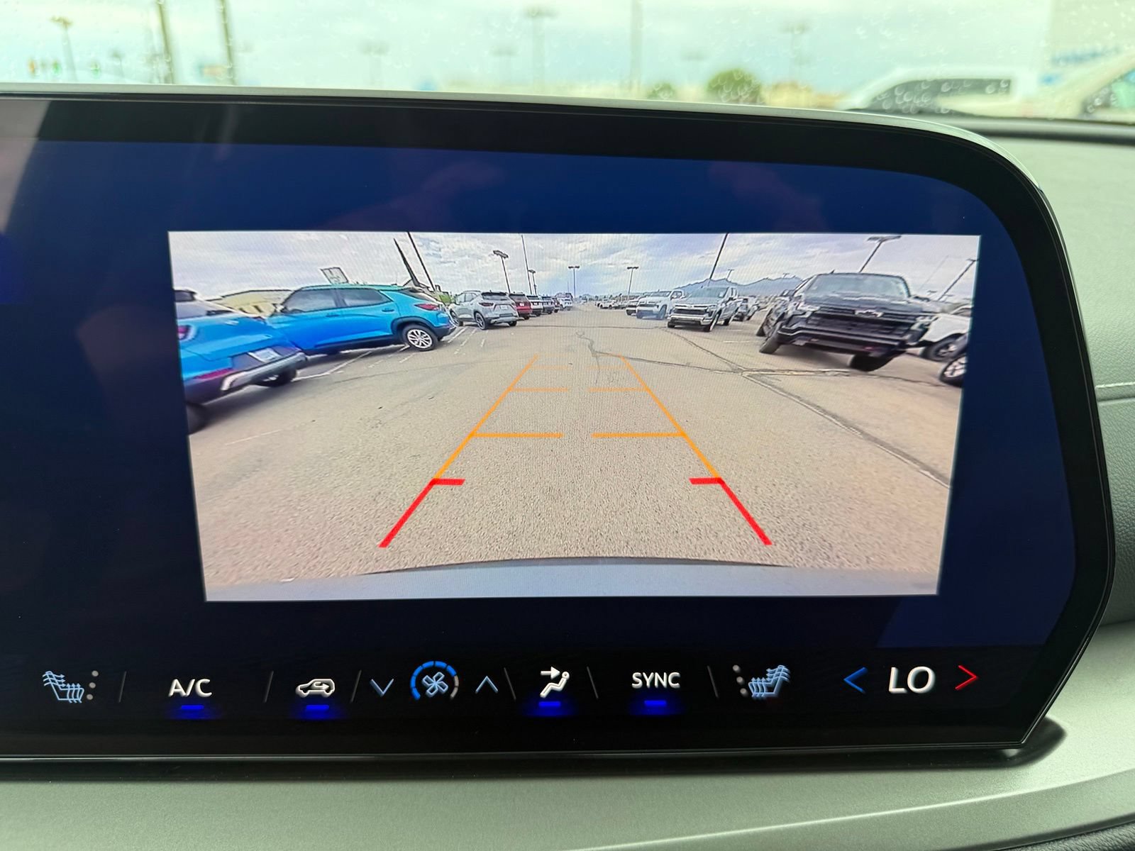 Certified 2025 Chevrolet Traverse LT FWD image 23