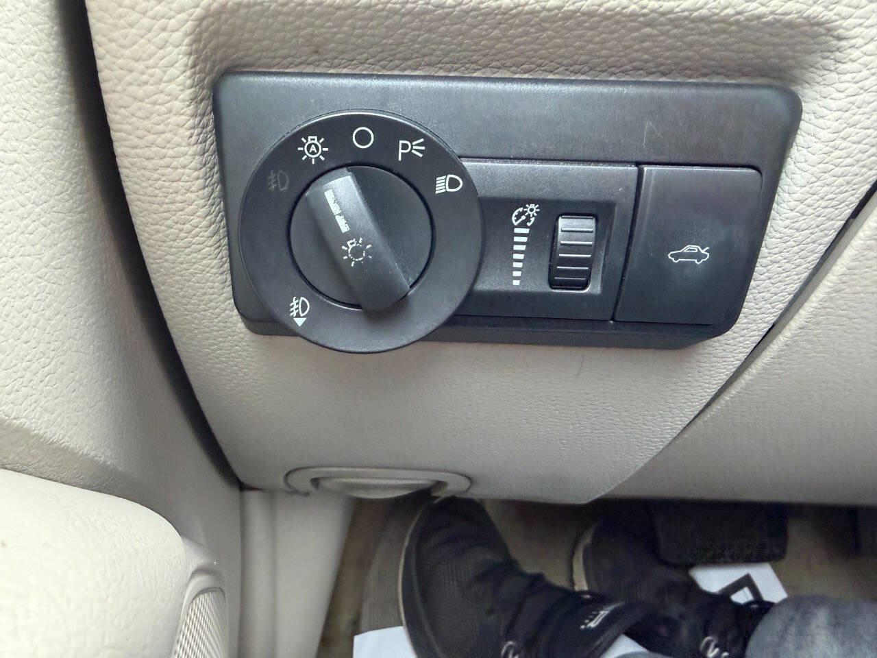 Used 2006 Mercury Milan Premier FWD image 16