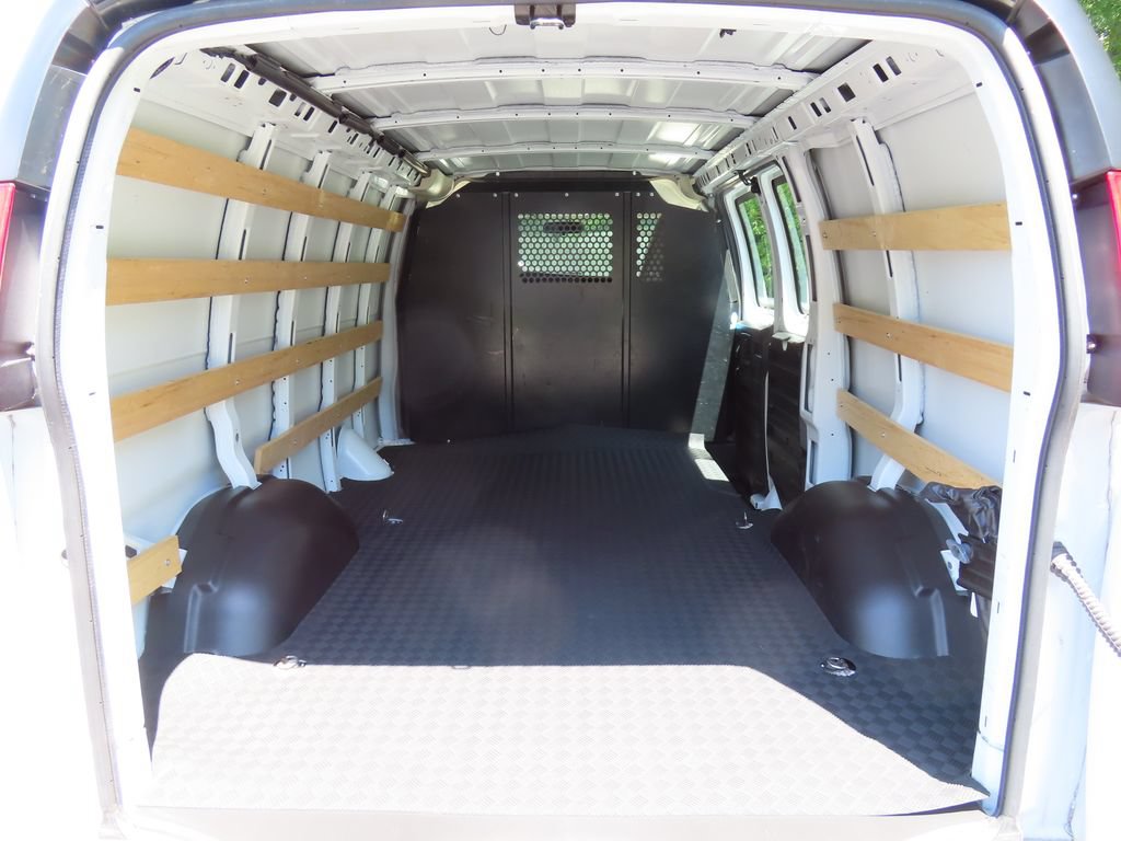 Used 2024 Chevrolet Express 2500 w/ Driver Convenience Package RWD image 15