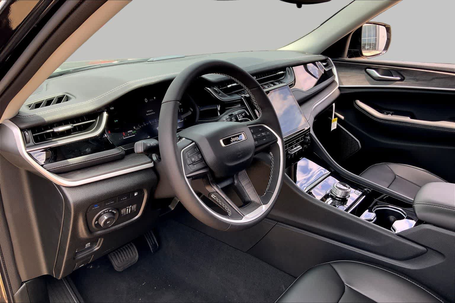 New 2023 Jeep Grand Cherokee 4WD 4xe image 8