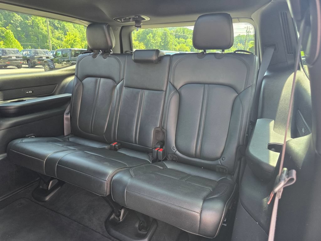 Used 2025 Jeep Wagoneer Series II w/ Premium Group I AWD/4WD image 11