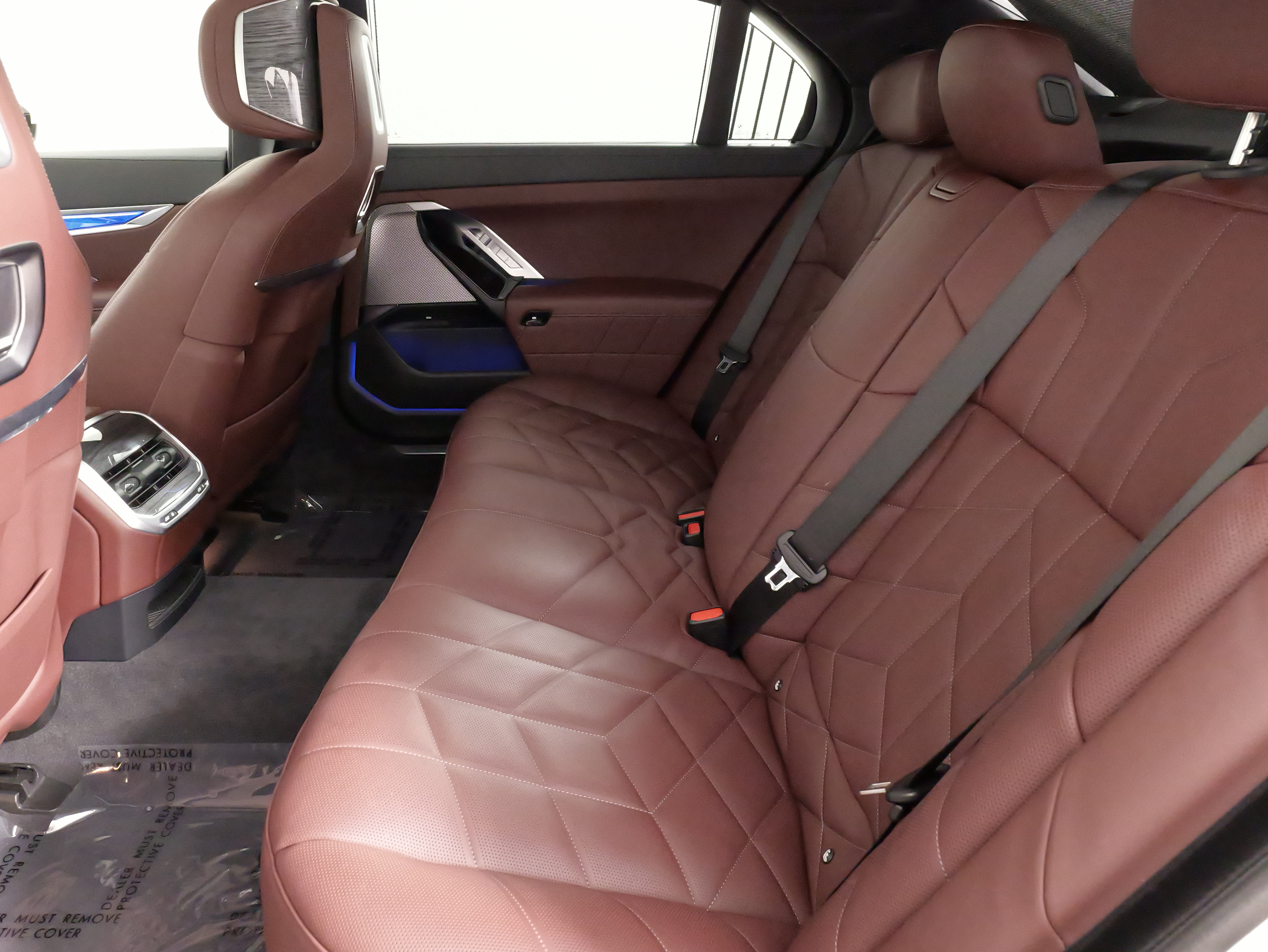 Used 2024 BMW 740i xDrive w/ Premium Package AWD/4WD image 32