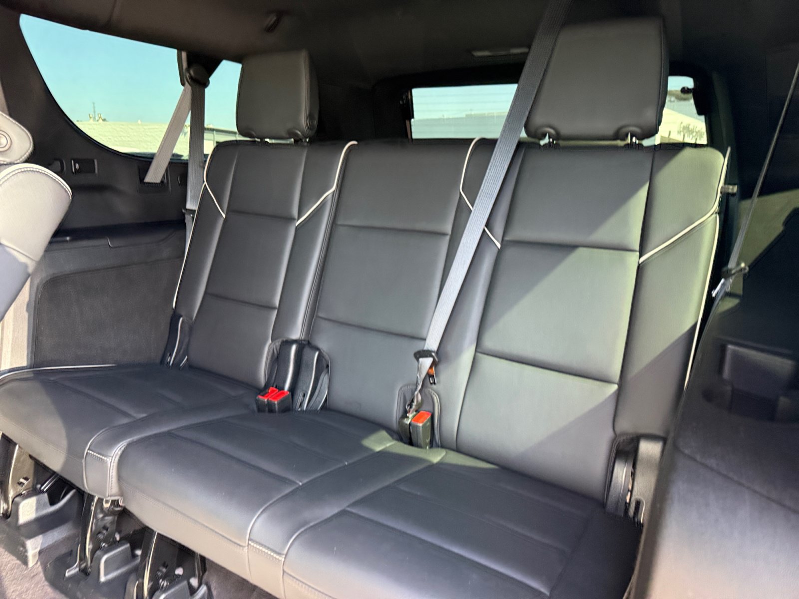 Used 2023 Cadillac Escalade ESV Sport w/ LPO, ONYX Package AWD/4WD image 21