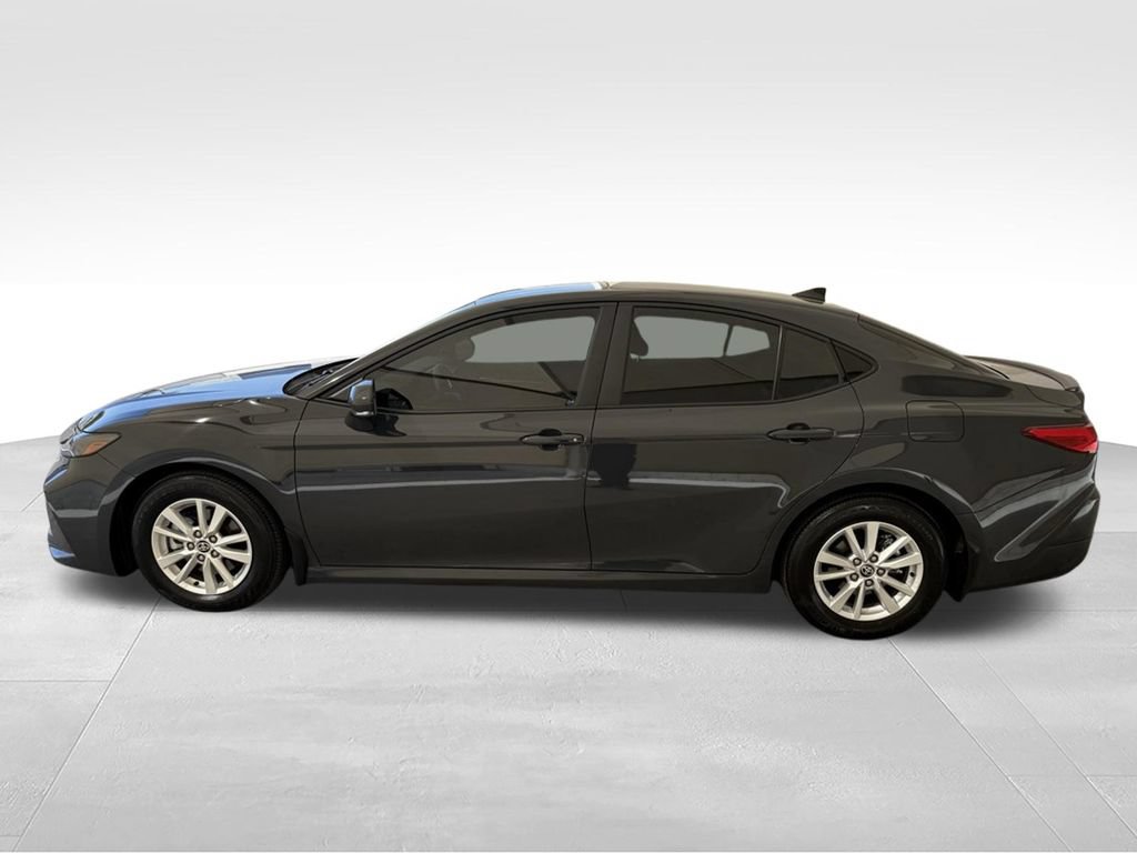 Used 2025 Toyota Camry LE w/ Convenience Package FWD image 10