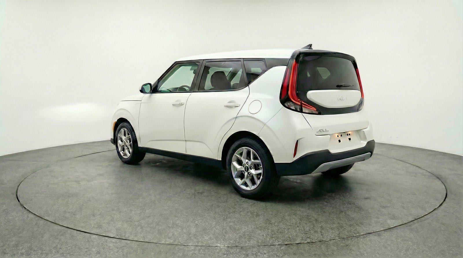 Used 2025 Kia Soul LX w/ LX Technology Package image 6