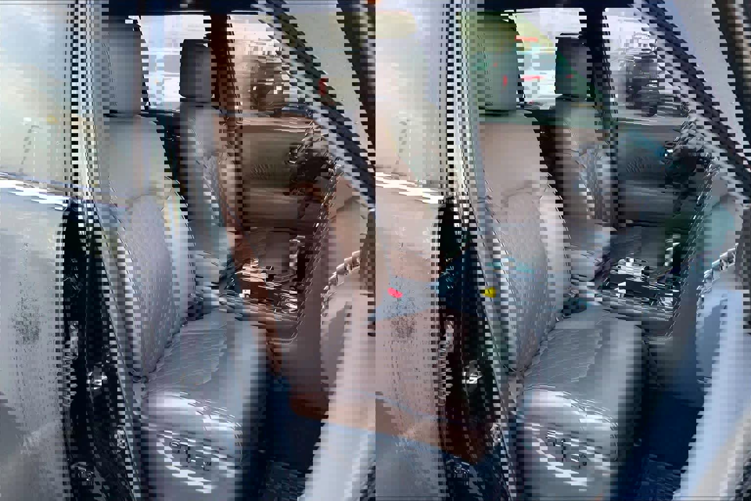 Used 2022 Nissan Armada Platinum w/ Captain's Chairs Package image 8