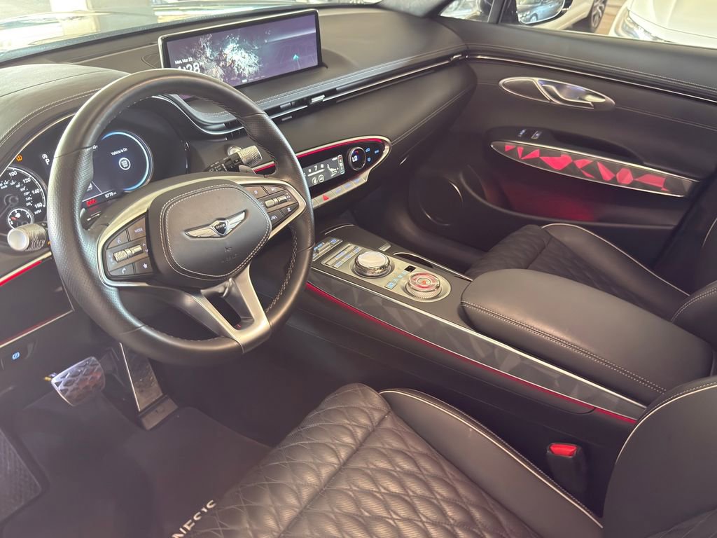 Used 2025 Genesis GV70 3.5T Sport w/ Sport Advanced Package image 9