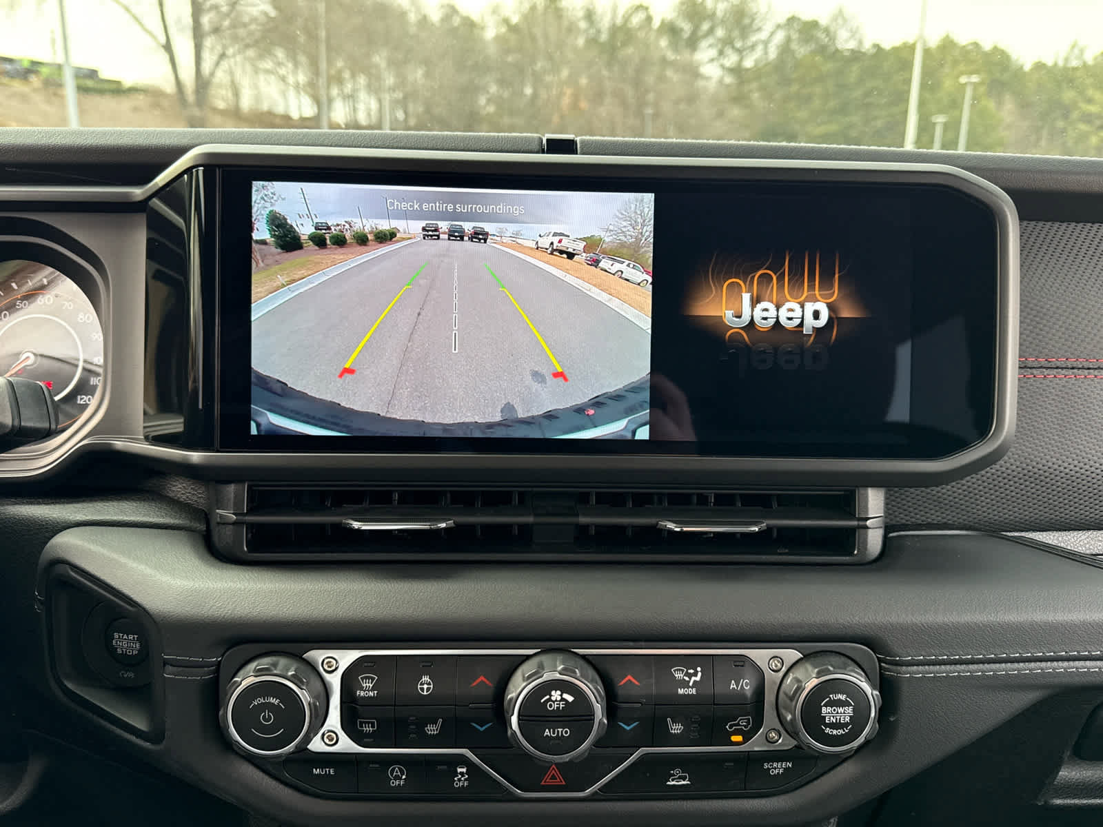 Used 2025 Jeep Wrangler Rubicon w/ Convenience Group image 17