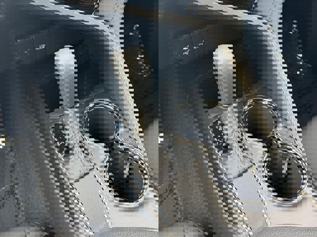 Used 2019 Toyota Camry LE image 10