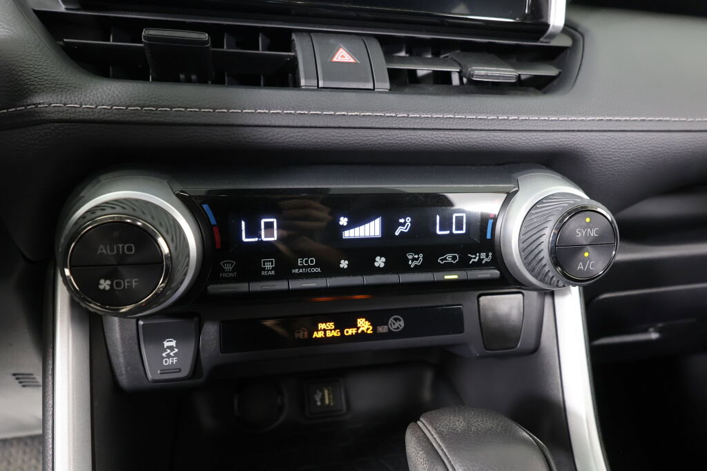 Used 2023 Toyota RAV4 LE image 35