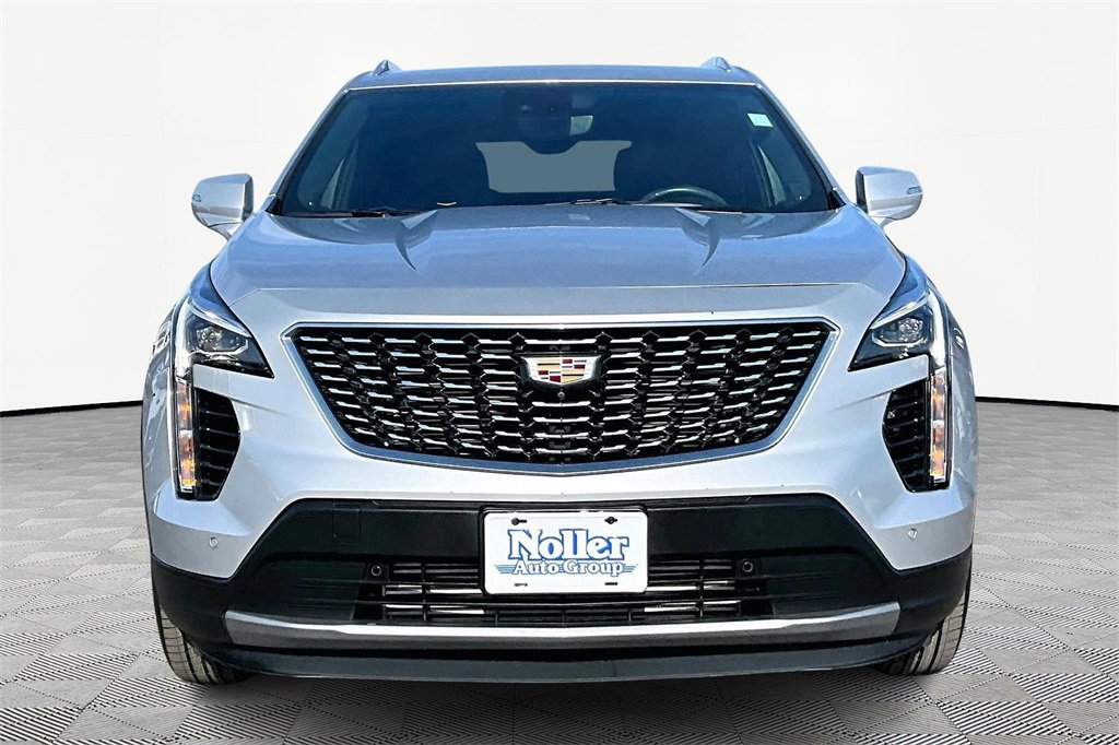Used 2022 Cadillac XT4 Premium Luxury w/ Enhanced Visibility Package image 3