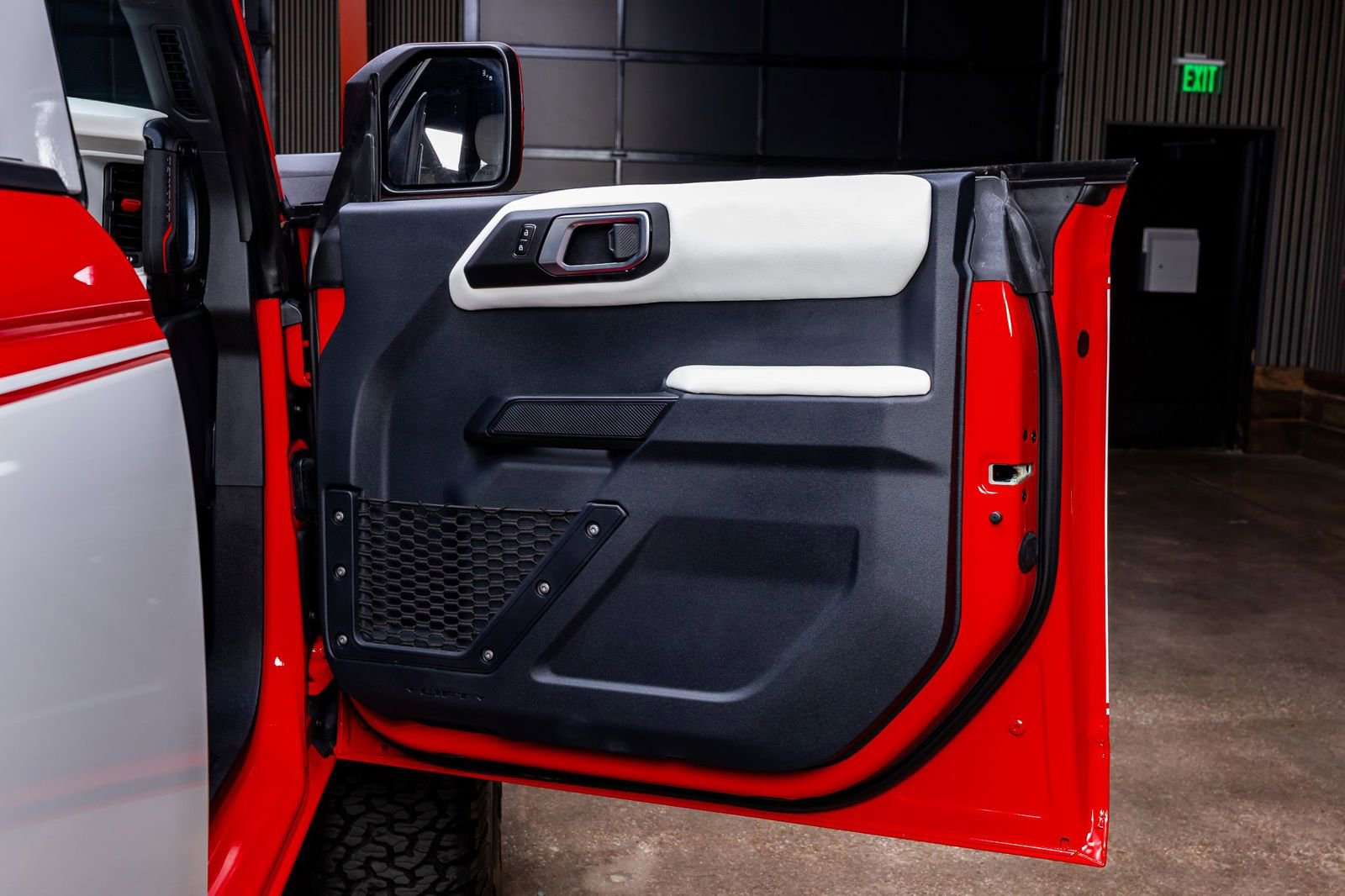 Used 2023 Ford Bronco Heritage Edition AWD/4WD image 34