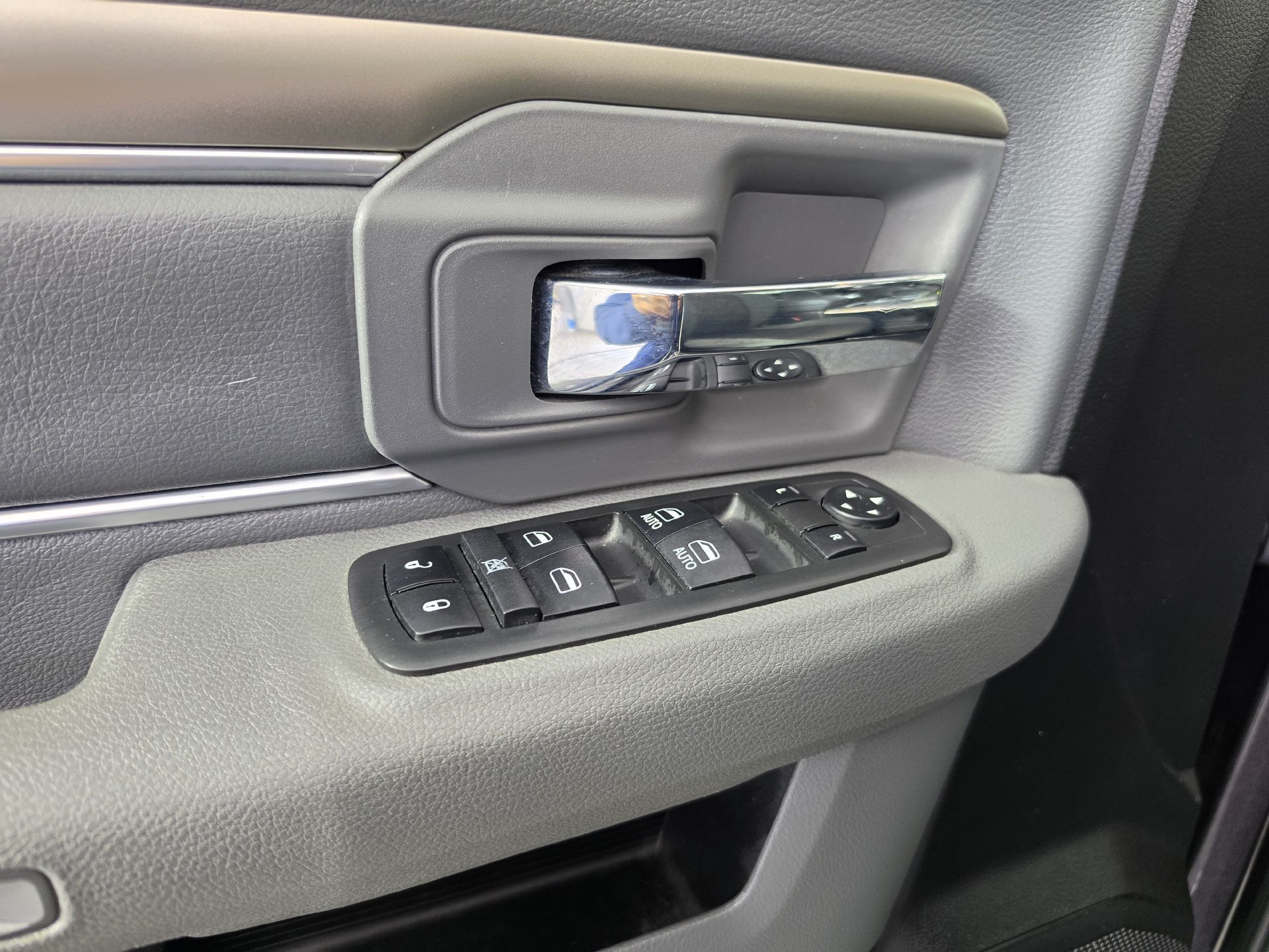 Used 2018 RAM 2500 Big Horn AWD/4WD image 11